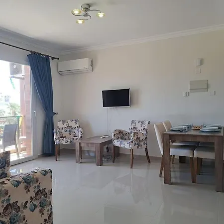 Rose Apartment *